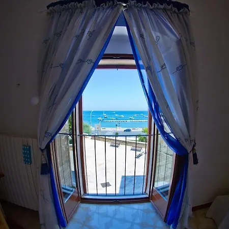 Oda ve Kahvaltı La Muraglia Bari